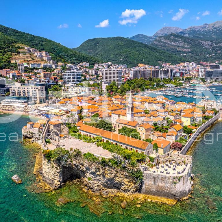 Status-M Apartments WOW - Studio Apartment with King Bed - 5