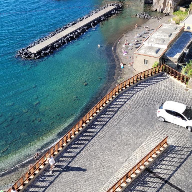 Porta Pompei & Sorrento Coast - Appartamento con 3 Camere da Letto e Vista Montagna - 85