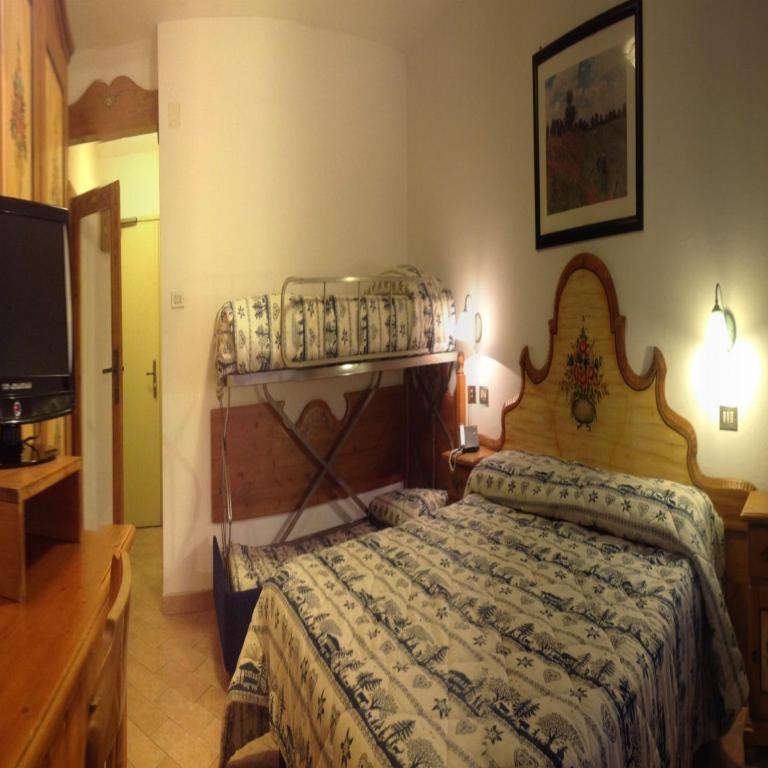 Park Hotel Mater Dei - Camera Familiare con Vista Montagna (2 Adulti + 2 Bambini) - 2