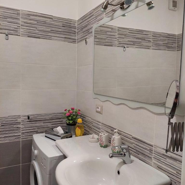 Al Teatro Antico Rooms & House - Studio with Balcony - 7