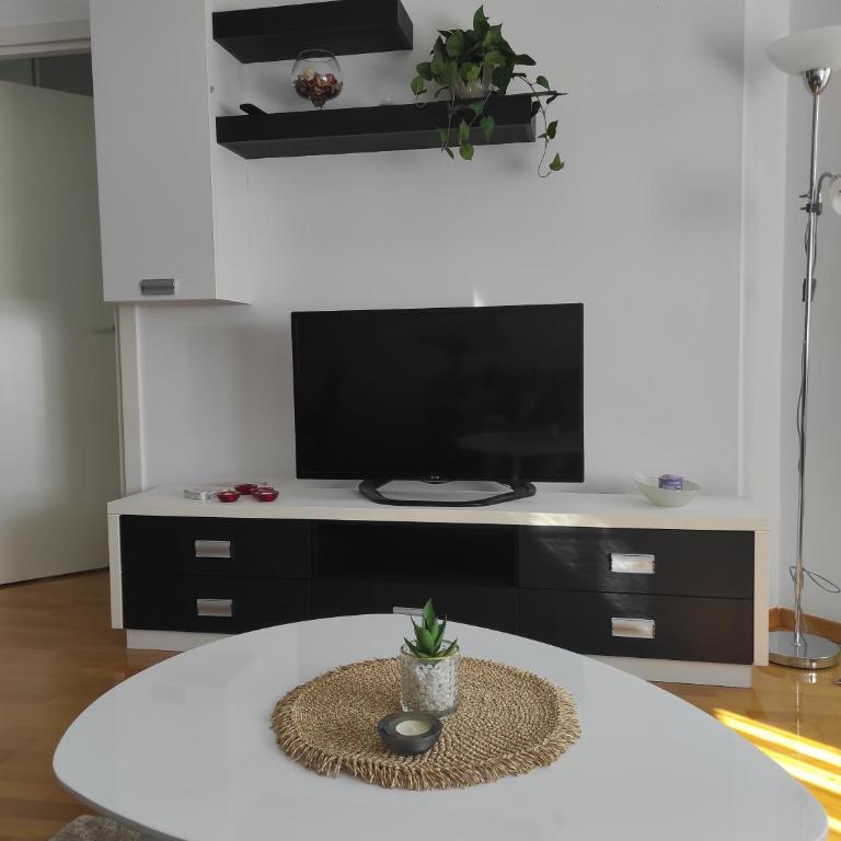 Orchis - One-Bedroom Apartment - 3