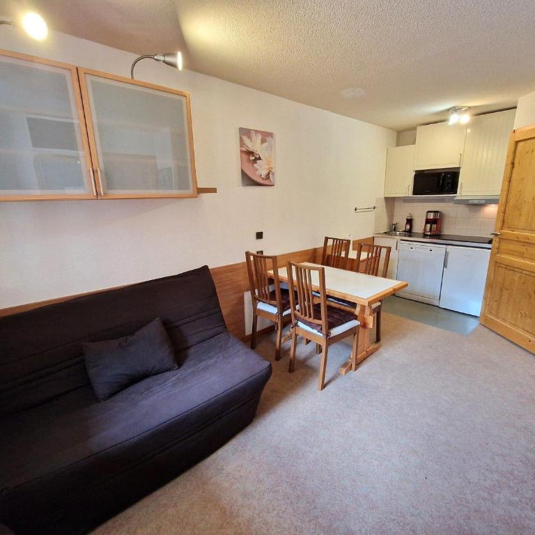 Charmant studio cabine 4/5 pers, balcon, proche pistes et commerces à Modane - FR-1-265-189 - Appartement (5 Adultes) - 1