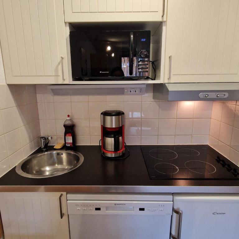 Charmant studio cabine 4/5 pers, balcon, proche pistes et commerces à Modane - FR-1-265-189 - Appartement (5 Adultes) - 4