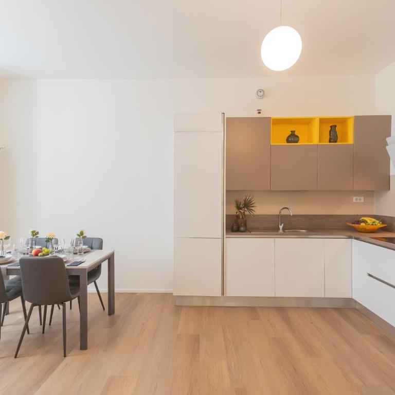 ManaraQuattro - apartament in Como near the center with free parking - Lake Como - Appartamento con 1 Camera da Letto - 1