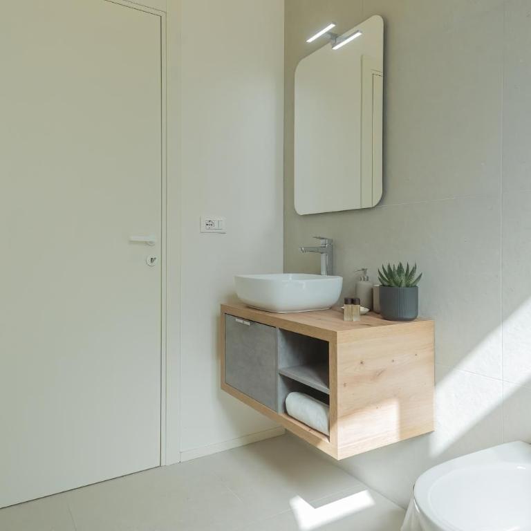 ManaraQuattro - apartament in Como near the center with free parking - Lake Como - Appartamento con 1 Camera da Letto - 19