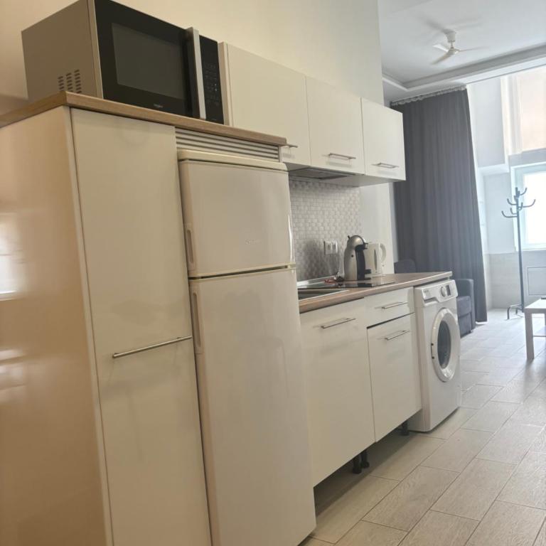 PISO ESTUPENDO a 3 min de la ESTACION DE TREN AVE y BUS - One-Bedroom Apartment - 14