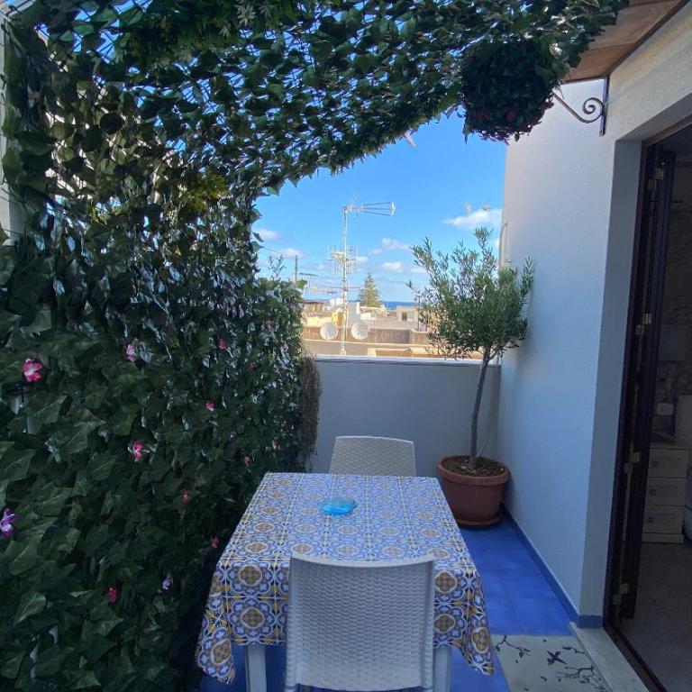 B&B Le Onde Del Mare - Camera Queen con Vista Mare - 5