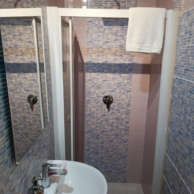 Smile Tower House - Camera Matrimoniale/Doppia con Letti Singoli con Bagno Privato - 14