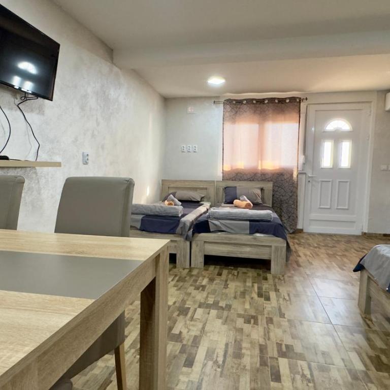 Apartmani Carovac - Quadruple Room with Sea View - 9