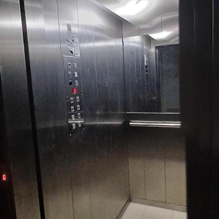 apartman Neva - Jednokrevetna Soba sa Zajedničkim Kupatilom - 13