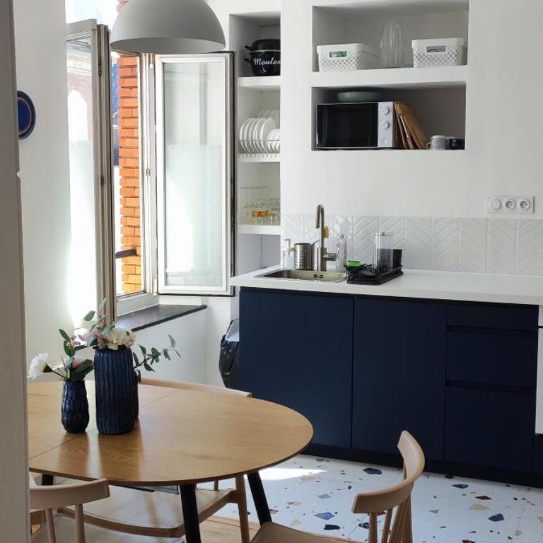 Appartement spacieux et moderne, en plein centre - Appartement 2 Chambres - 7