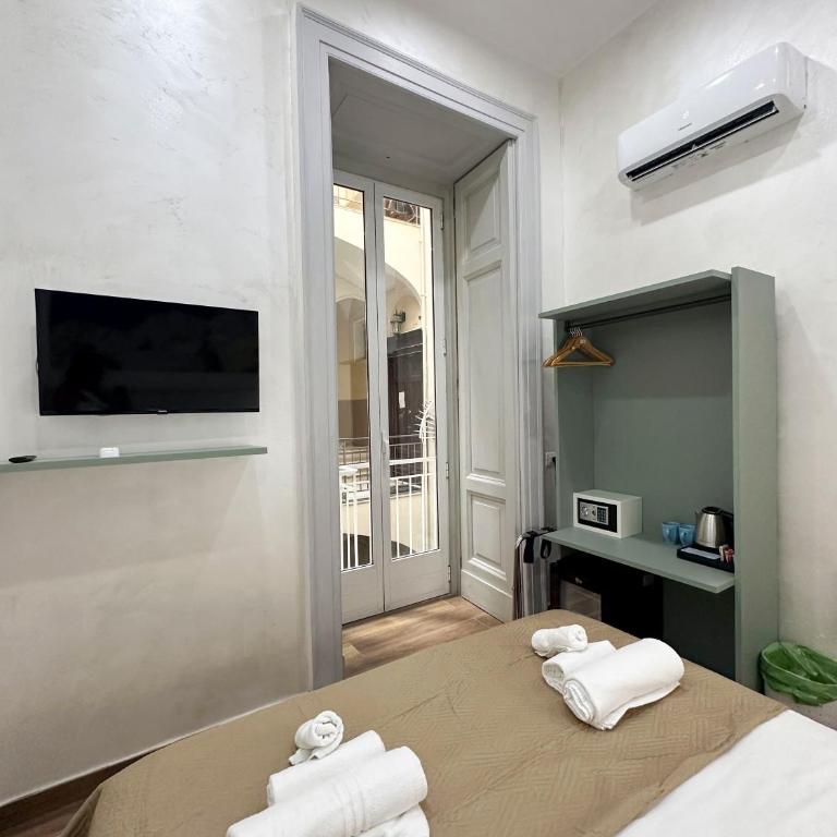 DUOMO 50 NAPOLI Boutique Rooms - Small Double Room - 2
