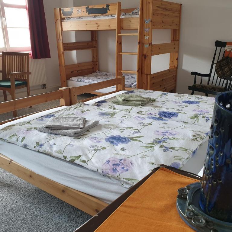 Gasthaus Adler - Familienzimmer mit Doppelbett - 1