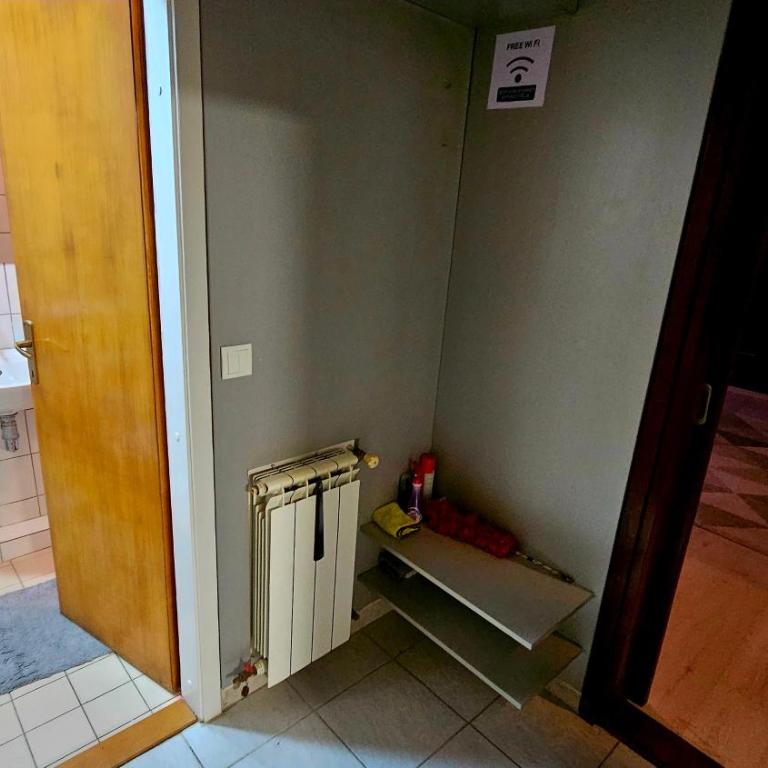 Idolina Apartment - Apartman sa 3 Spavaće Sobe i Balkonom - 60
