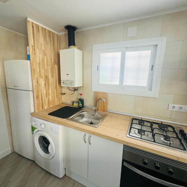 Piso con jardín, de Playa Fenals - Apartamento de 3 dormitorios - 9