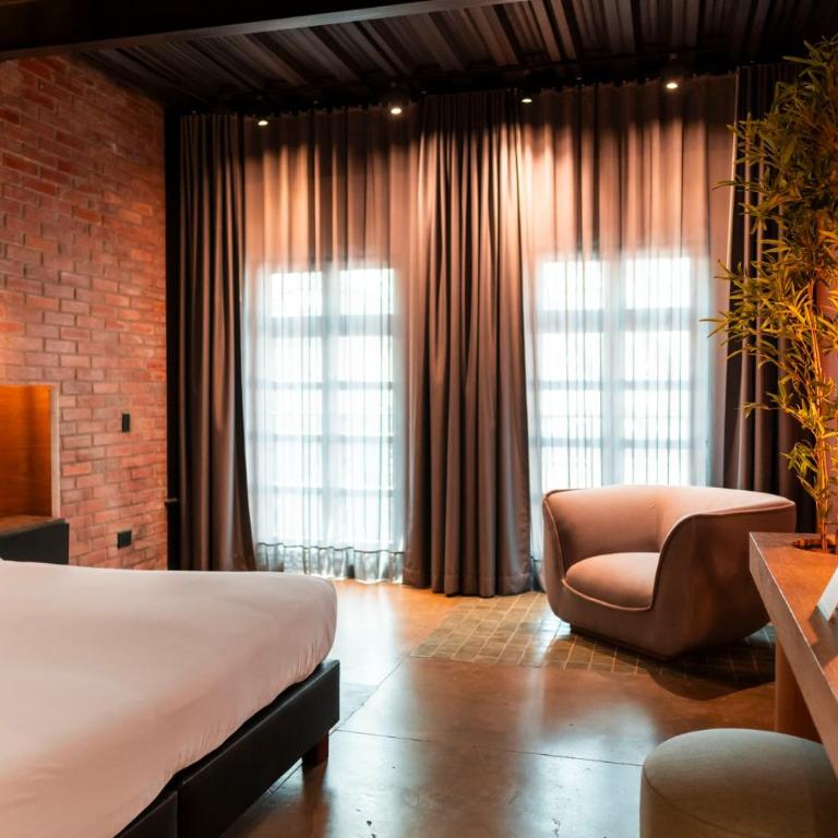 The Art Hotel Medellin By Key 33 - Deluxe King Room - 12