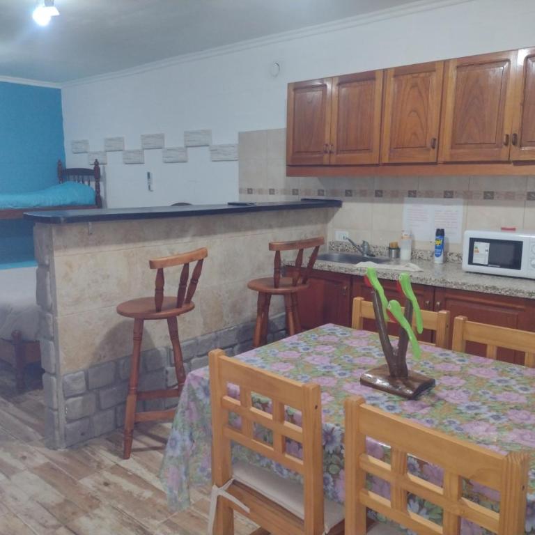 Cabañas y Bungalow " La Comarca" - Casa - 4