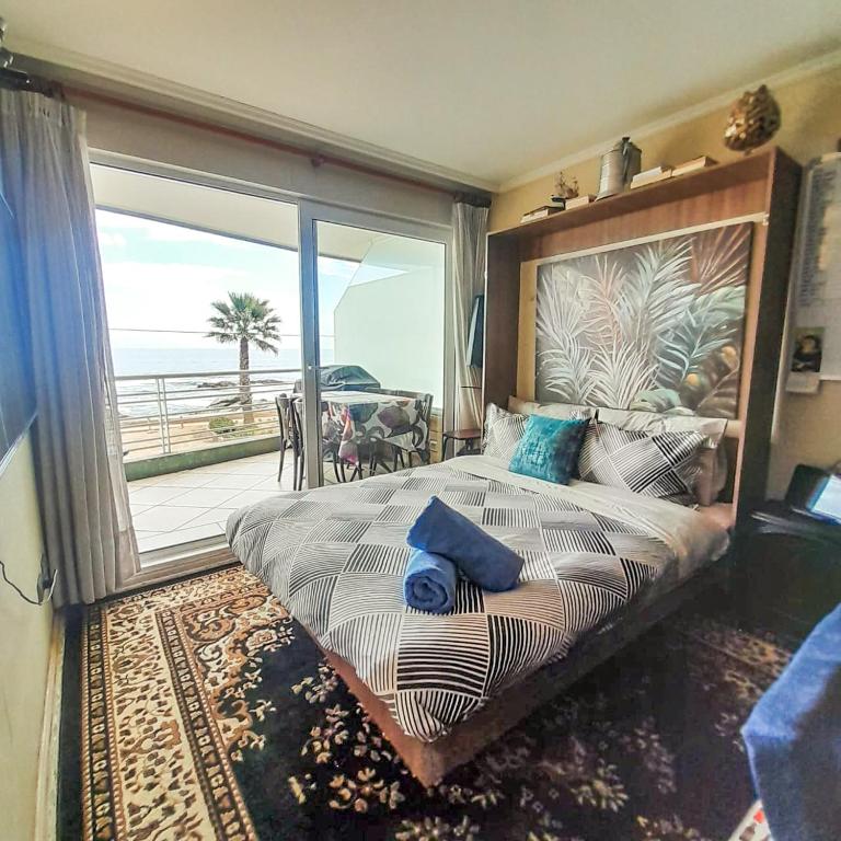 HABITACIONES con o sin baño privado, ESPACIOS semi privados o compartidos en DEPARTAMENTO COMPARTIDO, full equipado, primera fila, 2do piso, TERRAZA - PISCINA - Habitación Doble con vistas al mar - 7