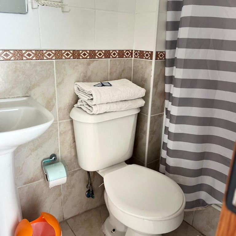 Hostal Avenue - Habitación Doble Estándar - 7