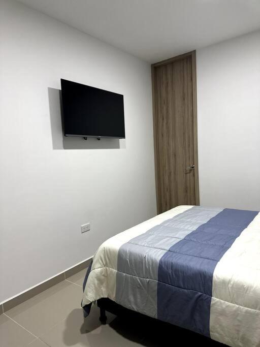 Hermoso Apartamento Entero - Two-Bedroom Apartment - 14