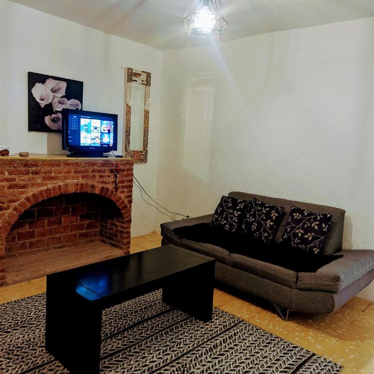 Entire Casa Madrigal in the heart of Guanajuato - Three-Bedroom House - 2