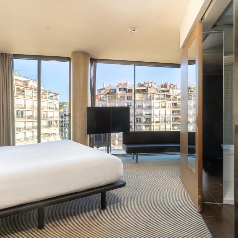 B Hotel - Deluxe Double Room - 2