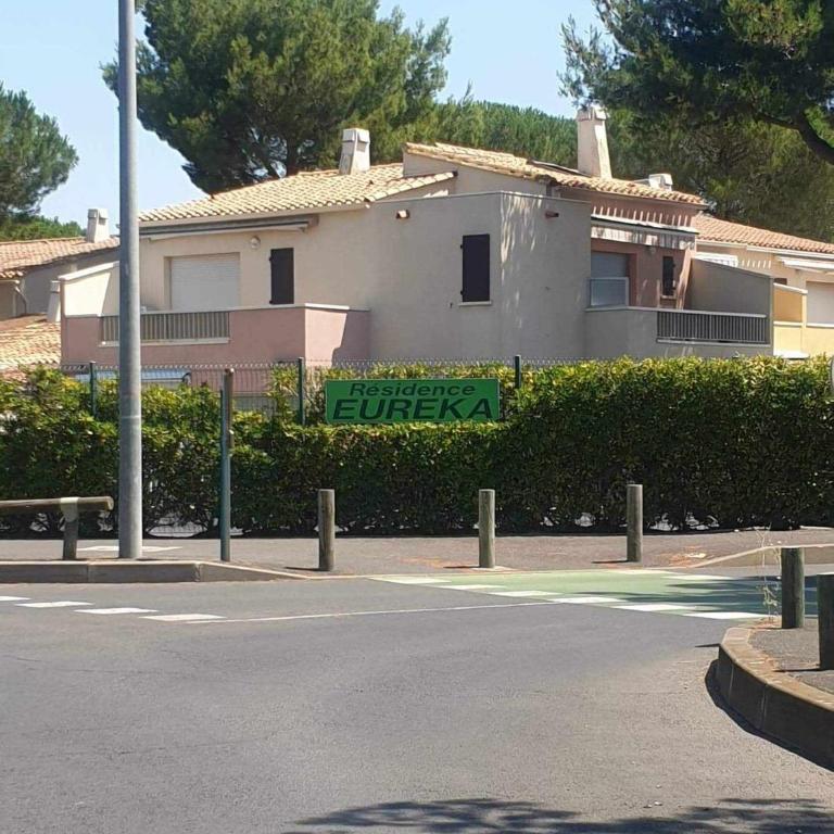 residence eureka T2 proche du camp - Apartamento de 1 dormitorio - 11
