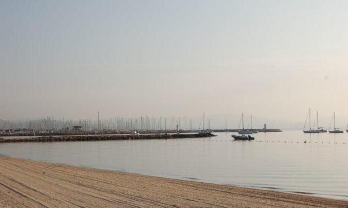 Port Hyeres Duplex plein Sud 200 M2 et 100 M2 de terrasse - Appartement - 27