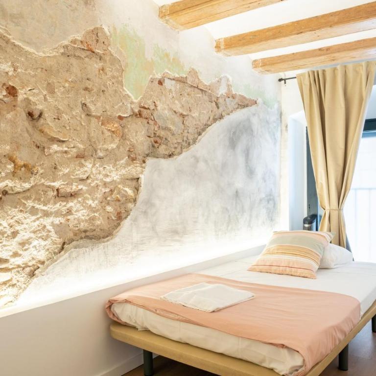 GuestReady - Unique Retreat in Barcelona - Three-Bedroom Apartment - 7