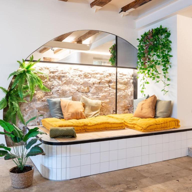 GuestReady - Unique Retreat in Barcelona - Three-Bedroom Apartment - 1