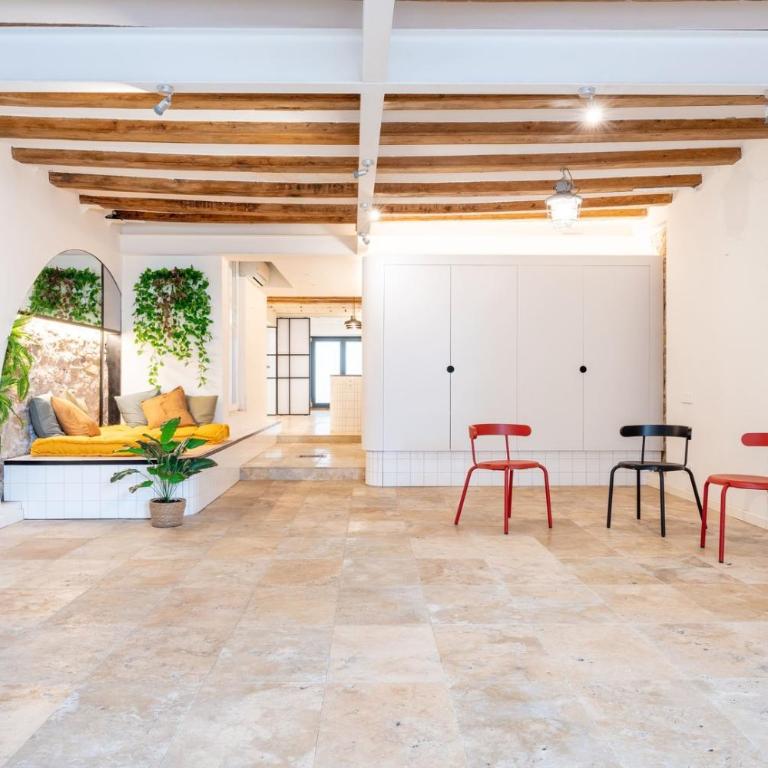 GuestReady - Unique Retreat in Barcelona - Three-Bedroom Apartment - 27