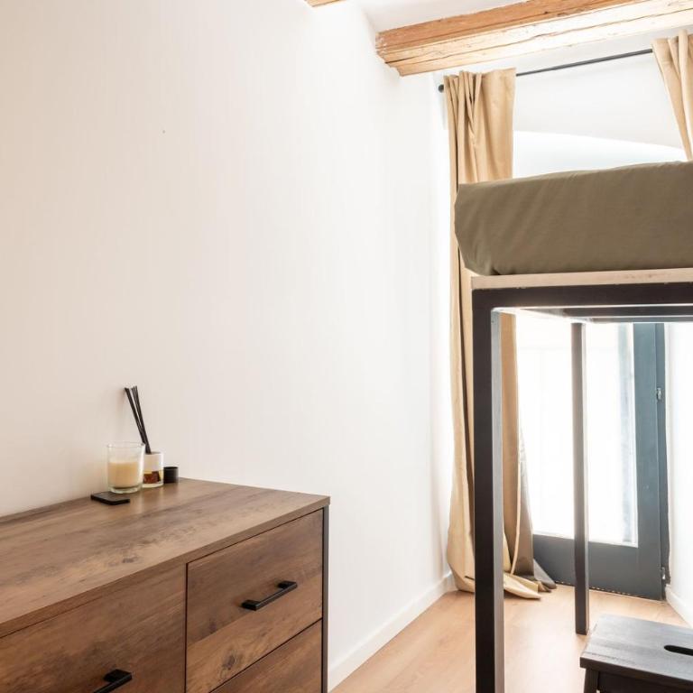 GuestReady - Unique Retreat in Barcelona - Three-Bedroom Apartment - 28