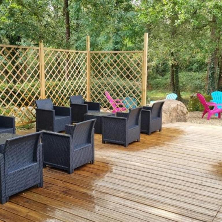 Les Chalets de SAUMUR, Piscine & Parc boisé, 100m du CadreNoir - Chalet - 4