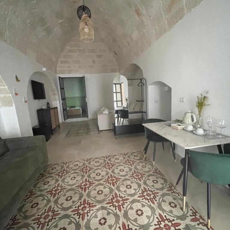 al 22 Suite & Spa Luxury Experience - Camera Matrimoniale con Vasca Idromassaggio - 9