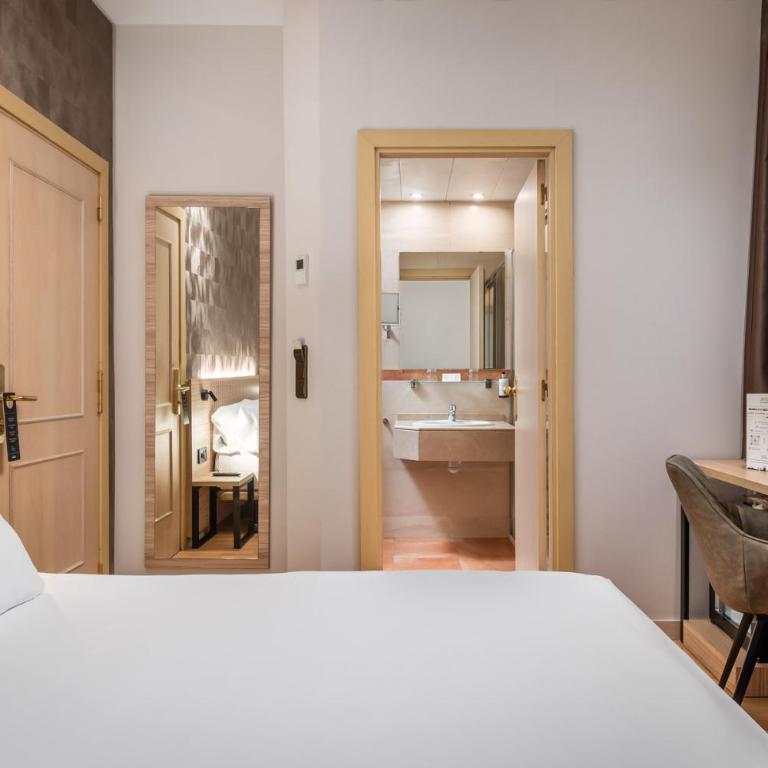 Petit Palace Eixample - Small Double Room - 1