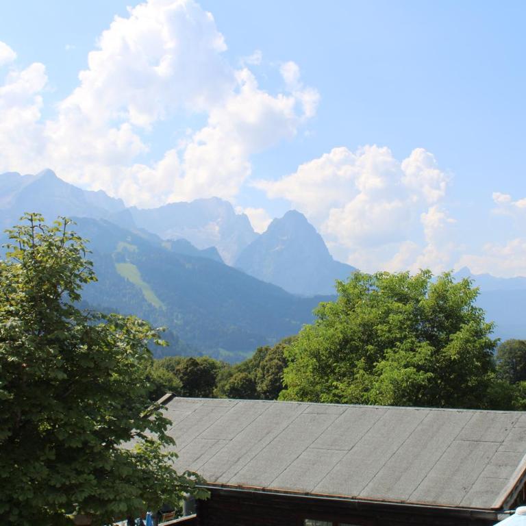 Pfeiffer Alm Garni mit Blick auf die Zugspitze - Doppelzimmer mit Bergblick - 3