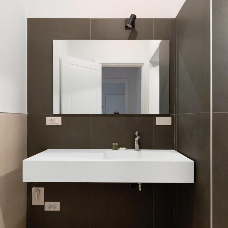 Le Dodici Porte - Zamboni 3 By Bologna District - Two-Bedroom Apartment - 9