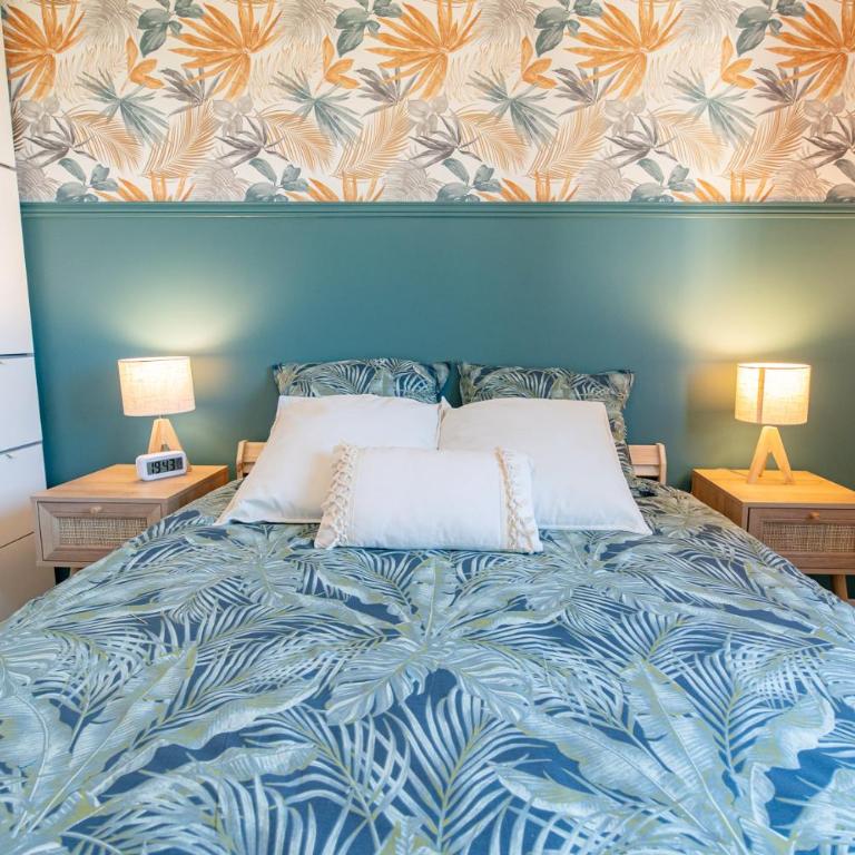 LE PETIT SÉSAME appartement 70m2 avec terrasse et jacuzzi cosy idéal groupe, capacité 6 personnes , 2 chambres,canapé lit, proche Stade De France, Wifi Parking privé très bon rapport qualité prix - Two-Bedroom Apartment - 19