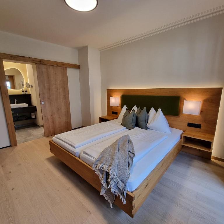 Hotel Matschner - Familienzimmer mit Bad - 2