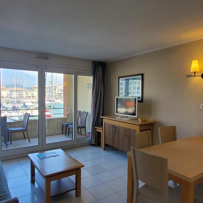 Vue sur Port Frejus pour ce T2-3 Cap Hermes, 6 cou - Apartment mit Meerblick - 10