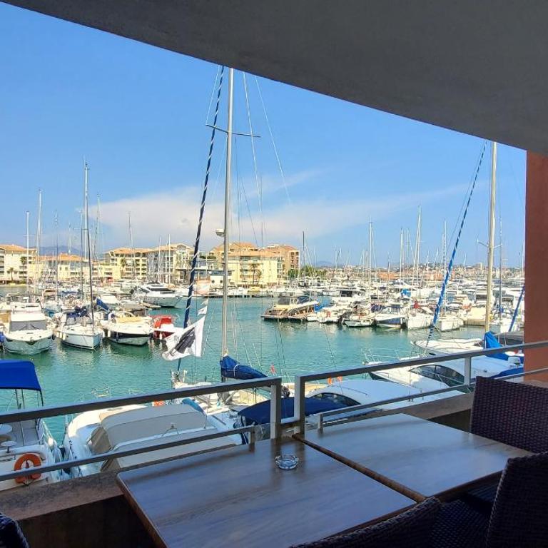 Vue sur Port Frejus pour ce T2-3 Cap Hermes, 6 cou - Apartment mit Meerblick - 18