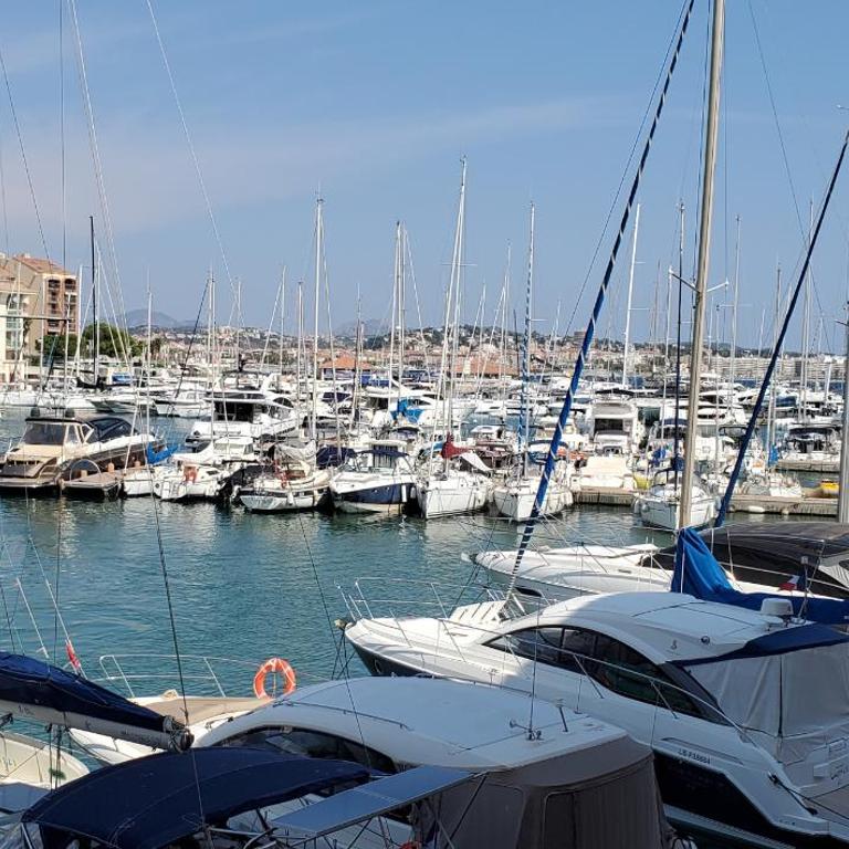 Vue sur Port Frejus pour ce T2-3 Cap Hermes, 6 cou - Apartment mit Meerblick - 20