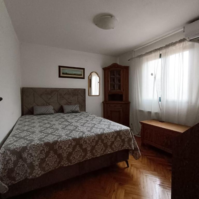 Apartament Zara - Three-Bedroom House - 4