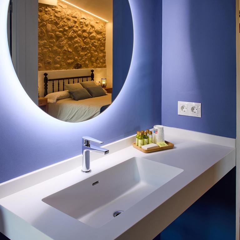 Hotel Mas Aguiló - Habitación Doble Deluxe con balcón - 5