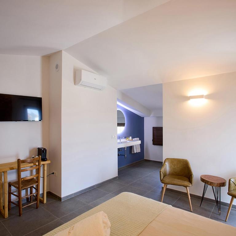 Hotel Mas Aguiló - Habitación Doble Deluxe con balcón - 2