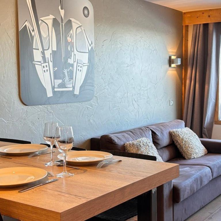 Charmant 3 pièces rénové avec balcon et vue montagne - Apartment mit 2 Schlafzimmern - 3