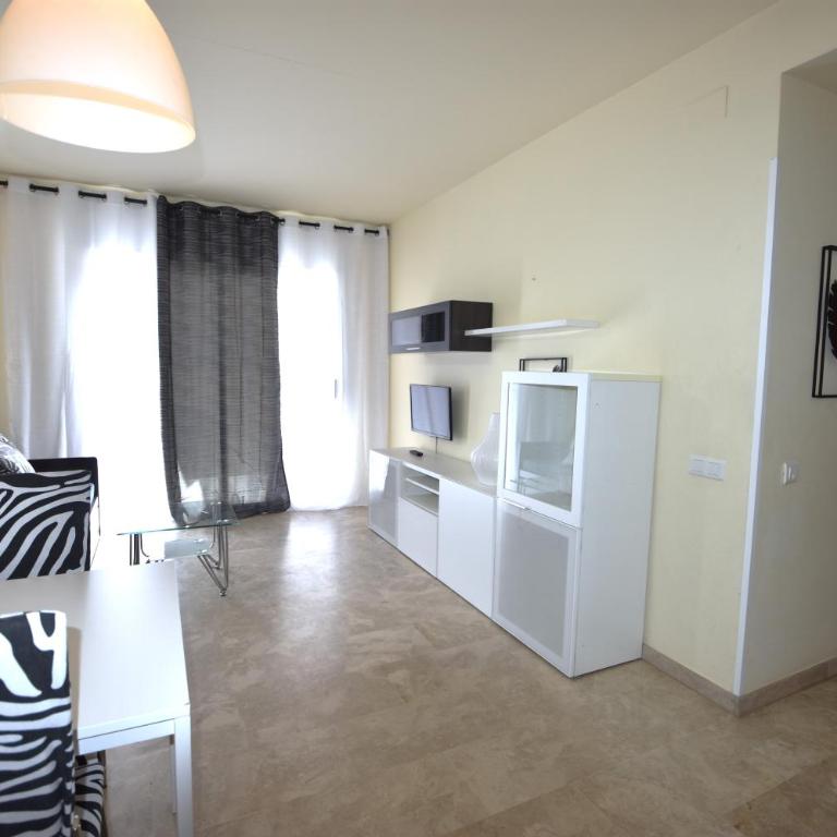 Ventura Park -B2 - Two-Bedroom Apartment - 9