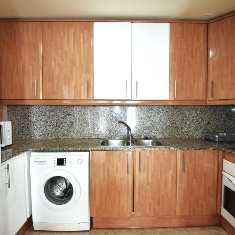 Ventura Park -B2 - Two-Bedroom Apartment - 12