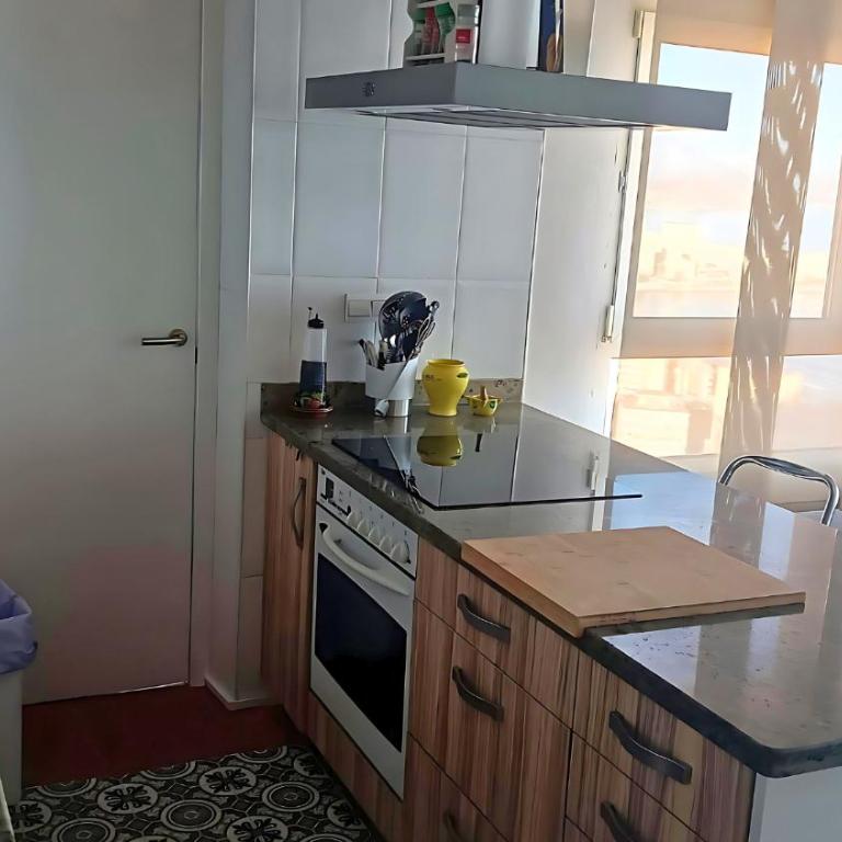 Ático a 50m del mar. Parking Gratis. A/C - Apartamento de 3 dormitorios - 13