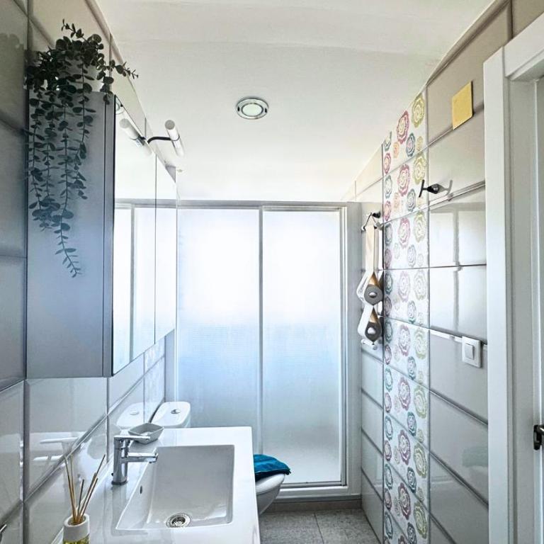 Ático a 50m del mar. Parking Gratis. A/C - Apartamento de 3 dormitorios - 10